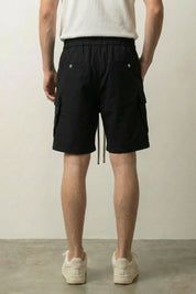 Short cargo japonais noir vue de dos coupe ample et taille élastiquée Japanstreet