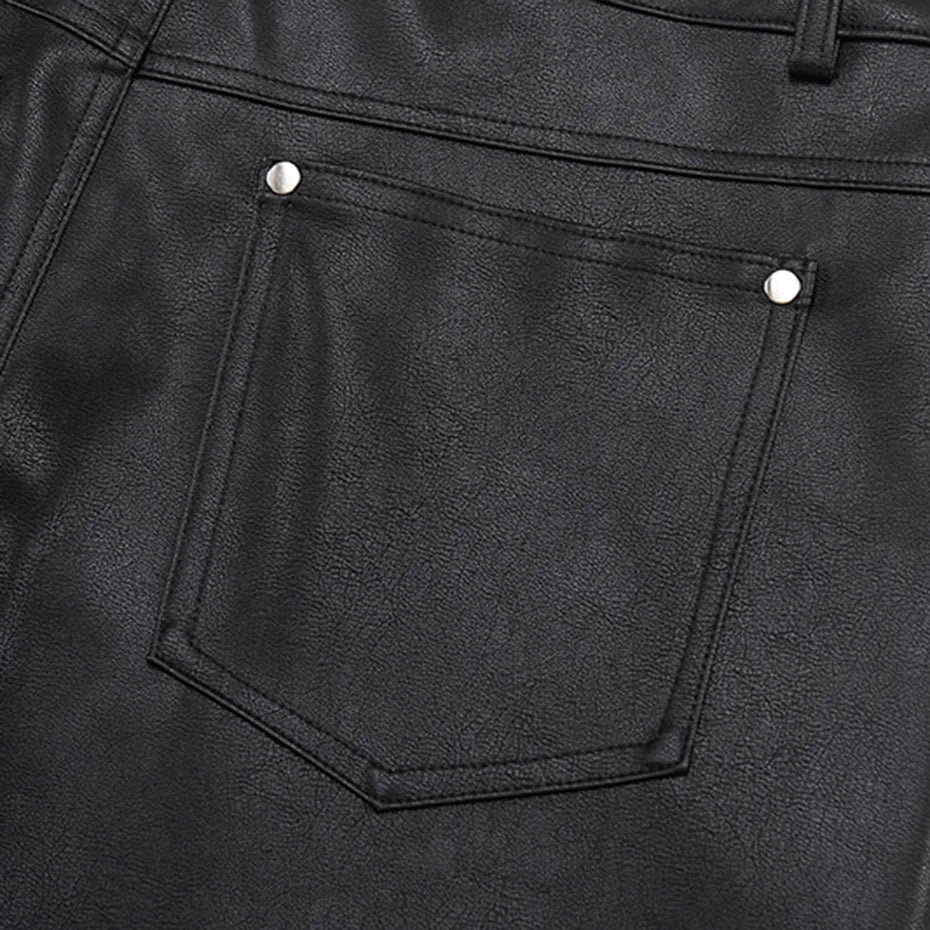 Short cuir japonais noir rivets streetwear y2k tokyo coupe ample Japanstreet
