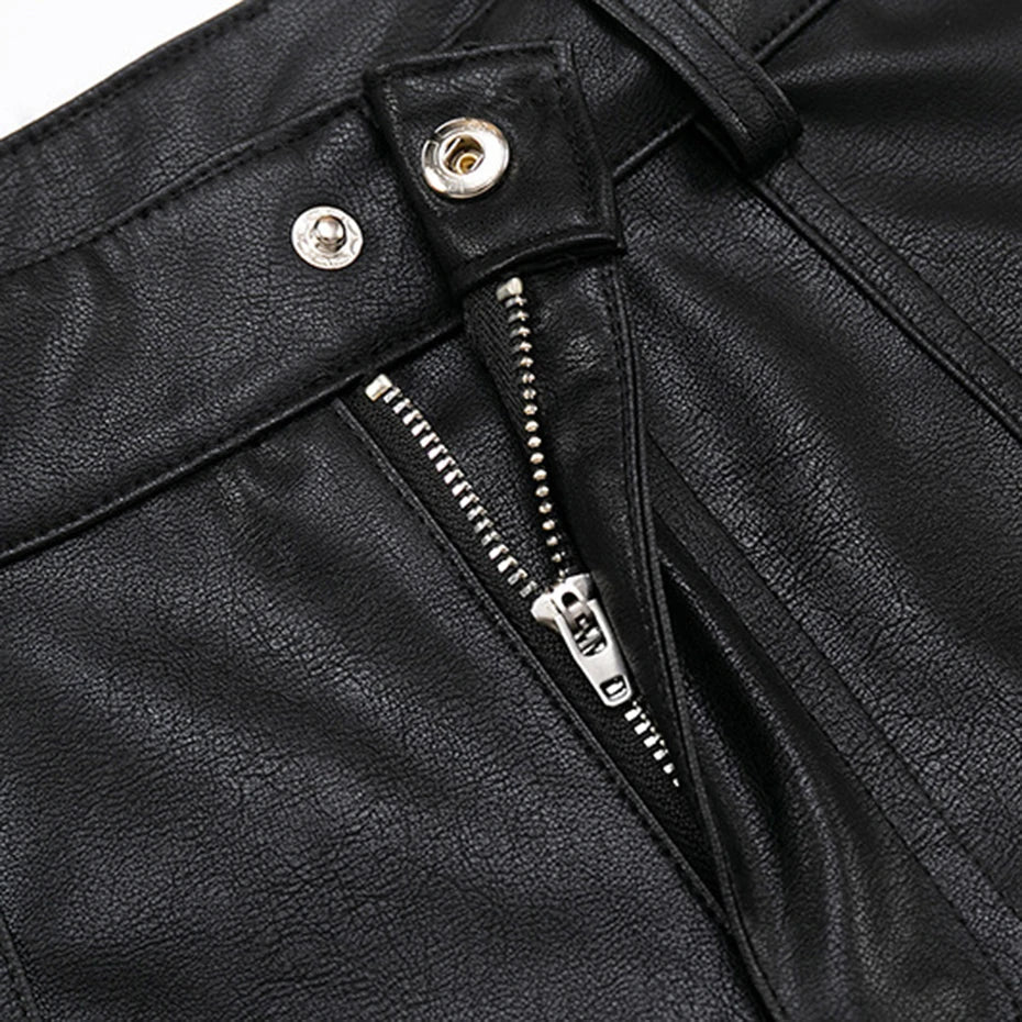 Short en cuir noir japonais détail rivets bas de jambe et passants ceinture Japanstreet