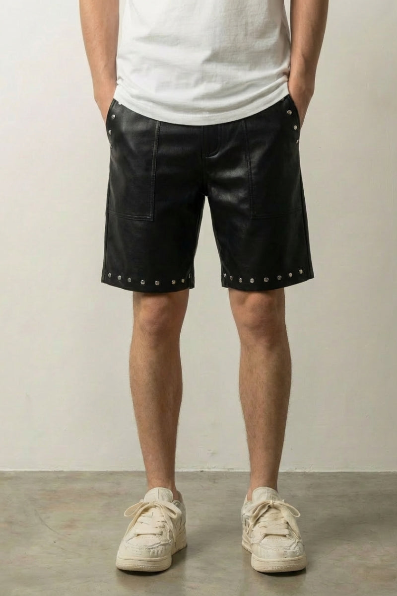 Short en cuir noir streetwear japonais à rivets argentés finition cuir lisse Japanstreet