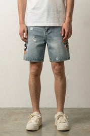 Short en jean brodé streetwear japonais à fleurs colorées sur denim clair délavé Japanstreet