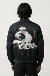 Bomber souvenir Kitsuneneki noir, broderie dos d'un renard blanc bondissant sous un croissant de lune, blouson souvenir japonais - Japanstreet