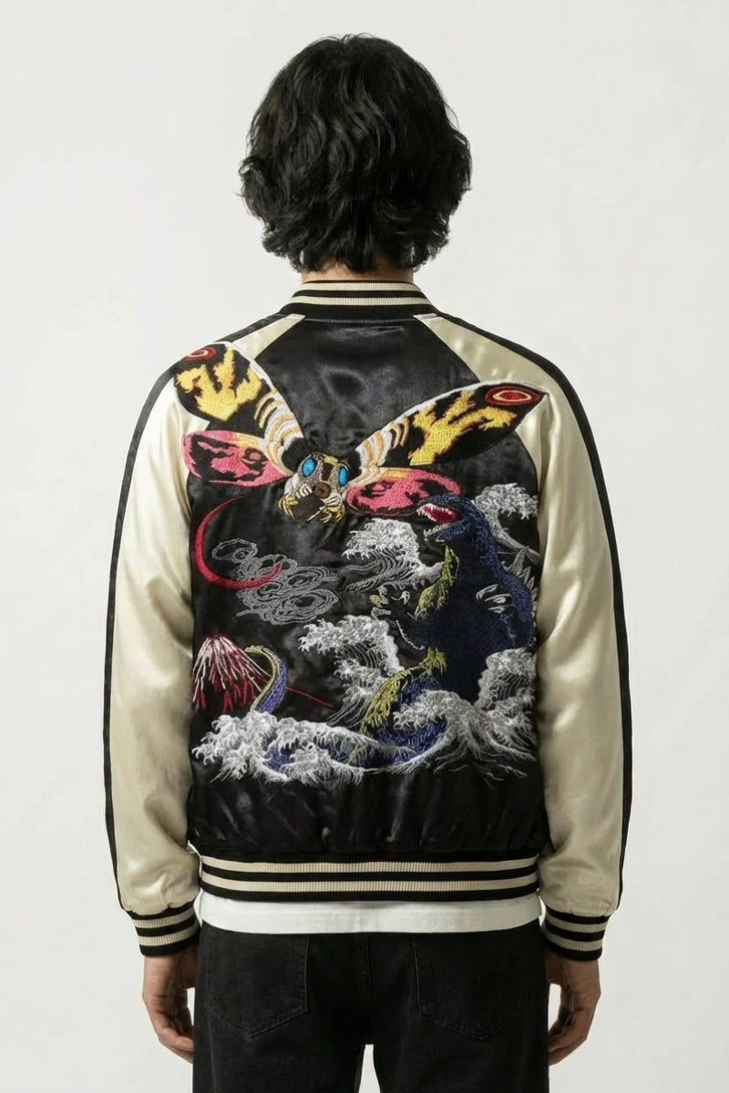 Sukajan Yamata noir, broderie dos d'un grand papillon aux ailes déployées au-dessus de vagues stylisées, blouson souvenir japonais - Japanstreet