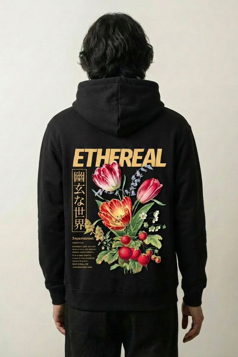 Sweat à capuche style japonais noir, vue dos : bouquet floral aux teintes éthérées, style streetwear japonais - Japanstreet
