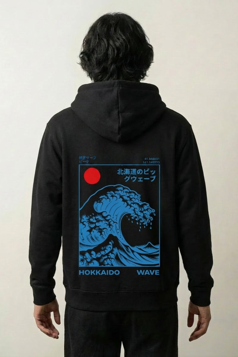 Sweat vague de Kanagawa noir, vue dos : grande vague bleue et soleil rouge façon estampe, style streetwear japonais - Japanstreet