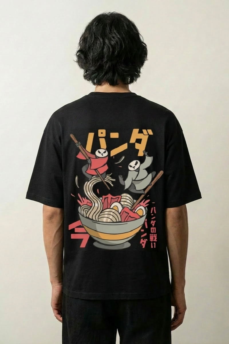 T-shirt bol de ramen noir, vue dos : panda ninja devant un grand bol de ramen fumant, style streetwear japonais - Japanstreet