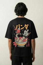 T-shirt bol de ramen noir, vue dos : panda ninja devant un grand bol de ramen fumant, style streetwear japonais - Japanstreet