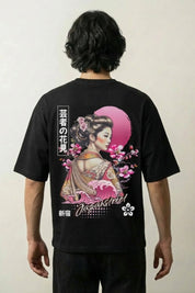 T-shirt japonais femme noir, vue dos : silhouette de maiko sous les cerisiers en fleurs, scène de hanami, style streetwear japonais - Japanstreet