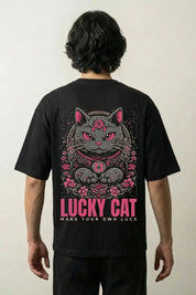 T-shirt maneki neko noir, vue dos : chat porte-bonheur lucky cat la patte levée, style streetwear japonais - Japanstreet