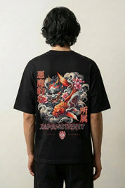T-shirt vintage japonais noir, vue dos : carpe koï luttant dans une vague, ambiance yokai vintage, style streetwear japonais - Japanstreet