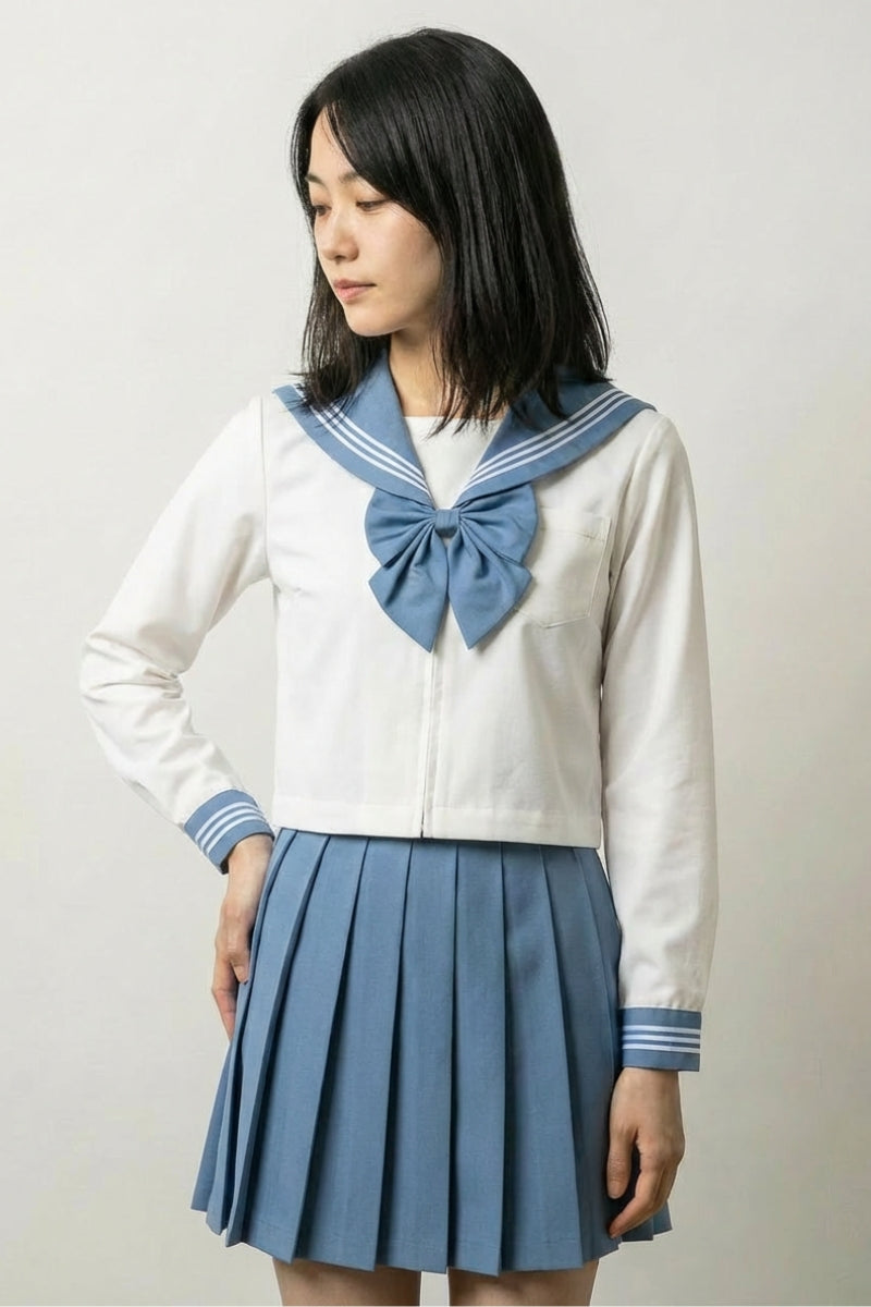 Uniforme Scolaire au Japon Bleu 'Sora' — seifuku bleu ciel col rayé blanc