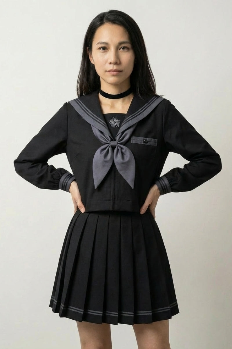 Uniforme Scolaire Japonais Anthracite 'Yoru' — sailor fuku noir foulard gris uniformes japonais