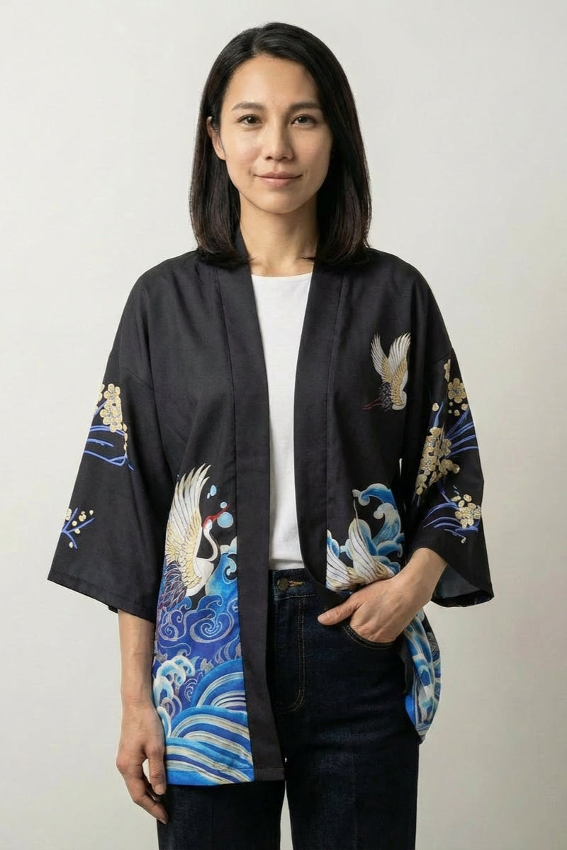 Veste de kimono femme Sanaé noire haori motif vague Hokusai carpe koï grue manches trois-quarts streetwear japonais Japanstreet