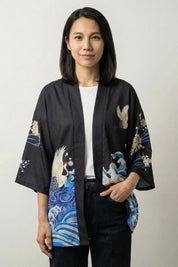 Veste de kimono femme Sanaé noire haori motif vague Hokusai carpe koï grue manches trois-quarts streetwear japonais Japanstreet