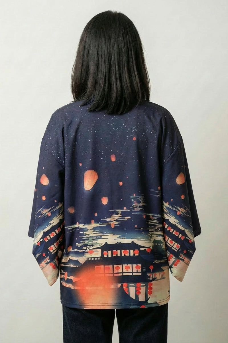 Veste de kimono Furisode Shizuka vue dos haori bleu nuit temple lanternes streetwear japonais Japanstreet