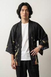 Veste haori noir homme Artefact motif dragon ryu rouge feuilles jaunes ginkgo sur fond noir coton coupe haori manches trois-quarts streetwear japonais Japanstreet