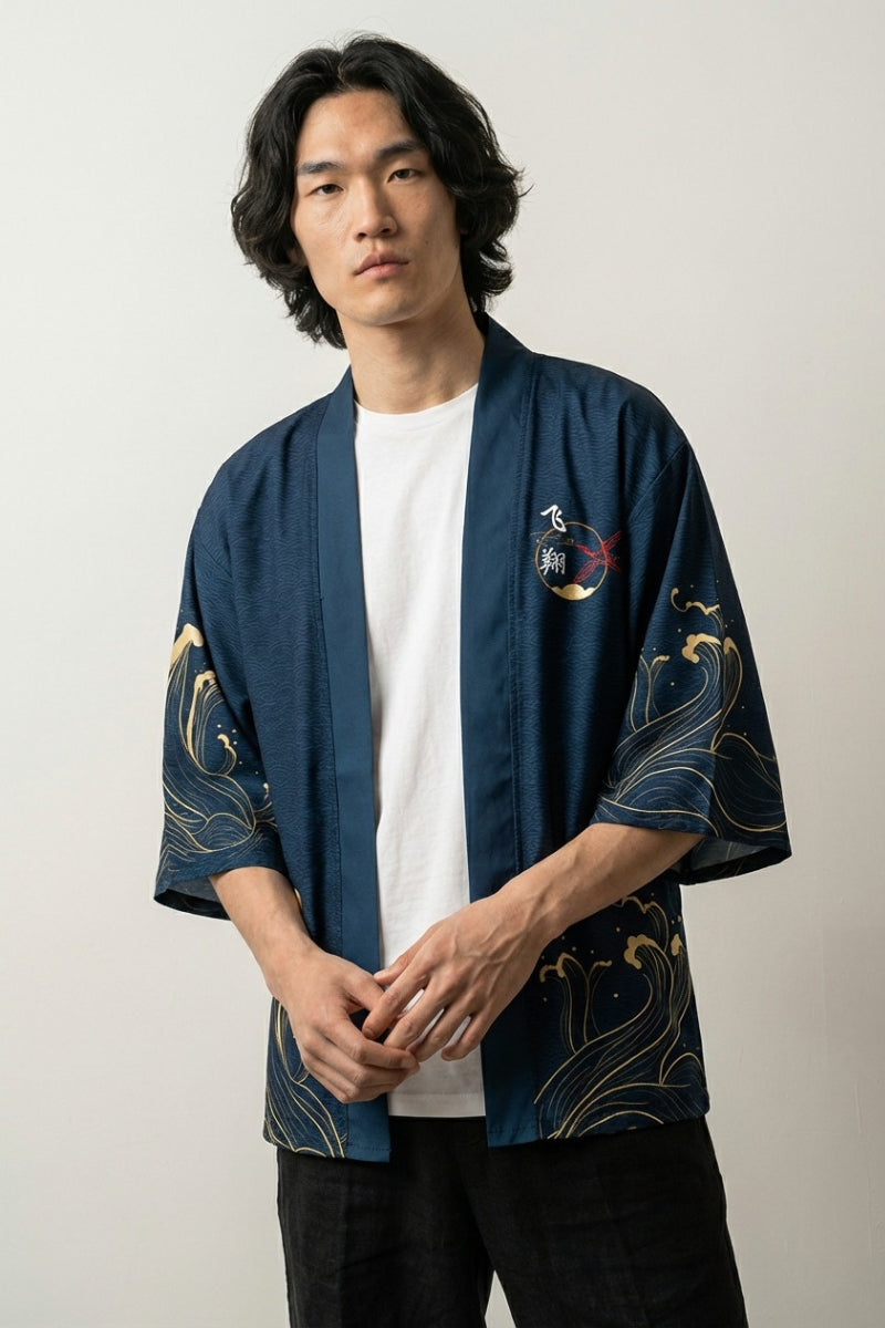 Veste haori Okinawa bleu marine, vue dos : grues vermillon, soleil et kanji calligraphiés, veste kimono japonaise - Japanstreet