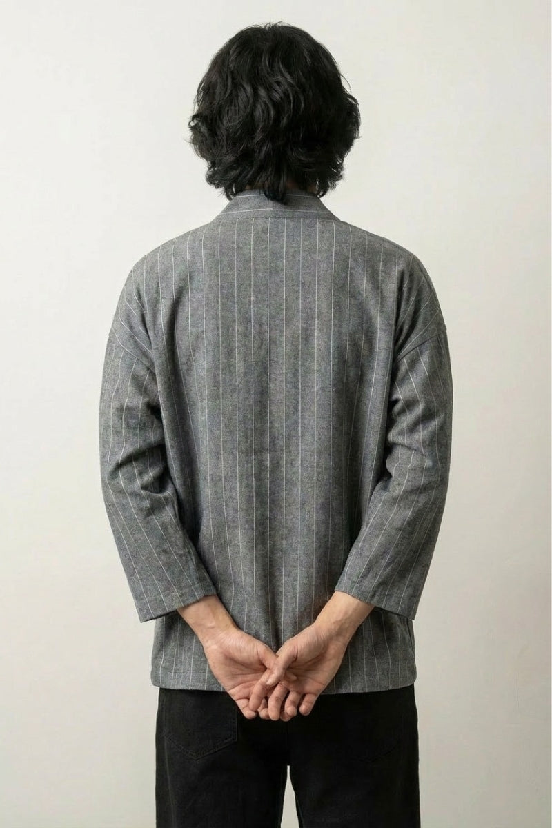 Veste kimono grise à rayure Takao vue dos rayures verticales coton lin grande taille streetwear japonais Japanstreet
