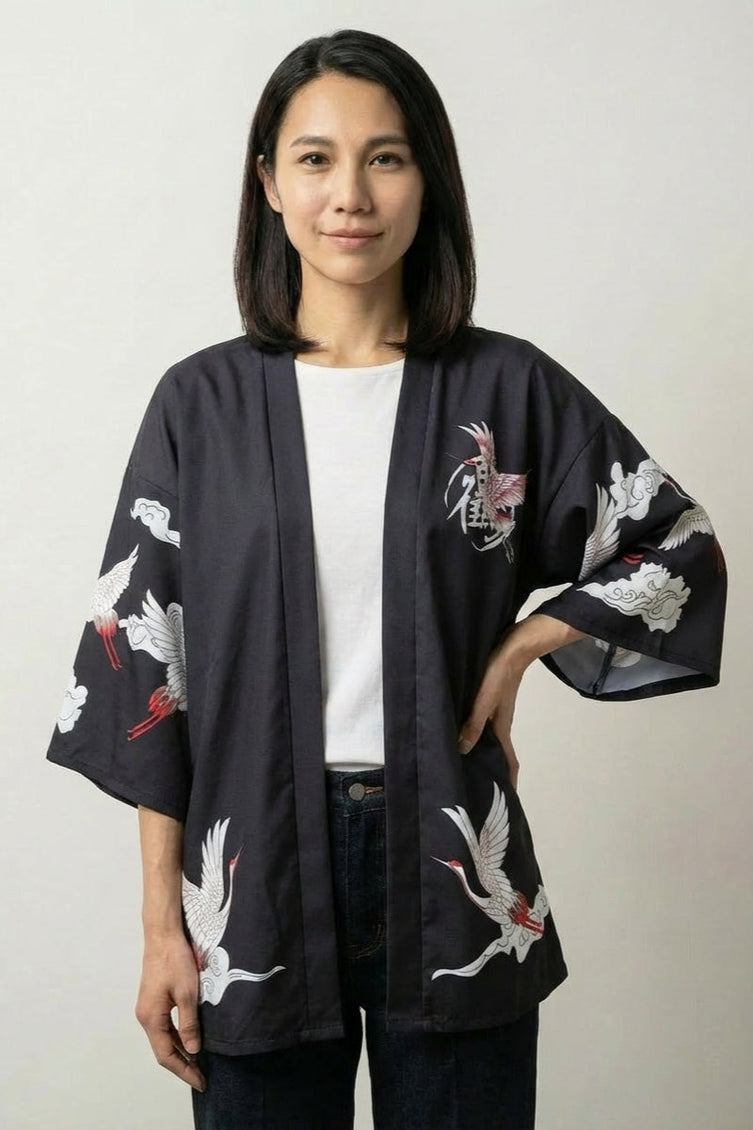 Veste kimono femme courte noir grues et kanji au dos