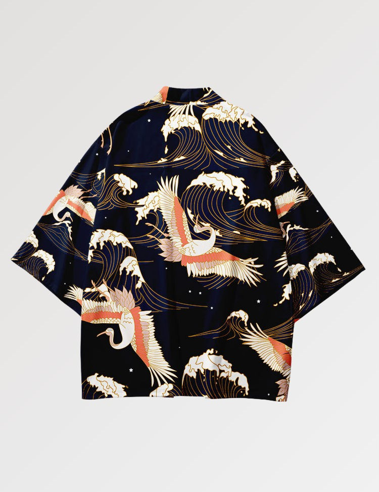 Cardigan dans un style Haori représentant des grues survolant une mer déchainée