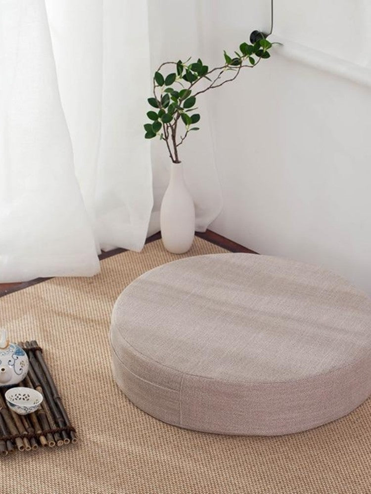 Coussin japonais Yehuga rond plat à lotus brodé doré en 6 couleurs (olive, cyan, violet, beige, gris, rouge) — vue empilée — 