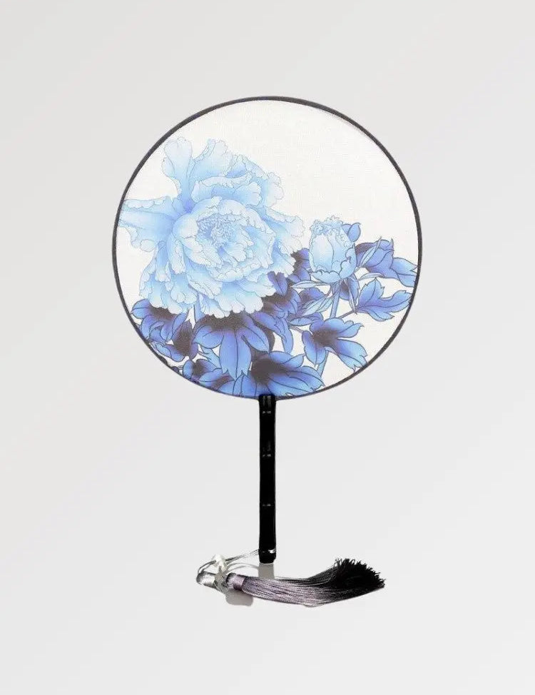 Élégant éventail japonais rond au motif fleuri et bleuté