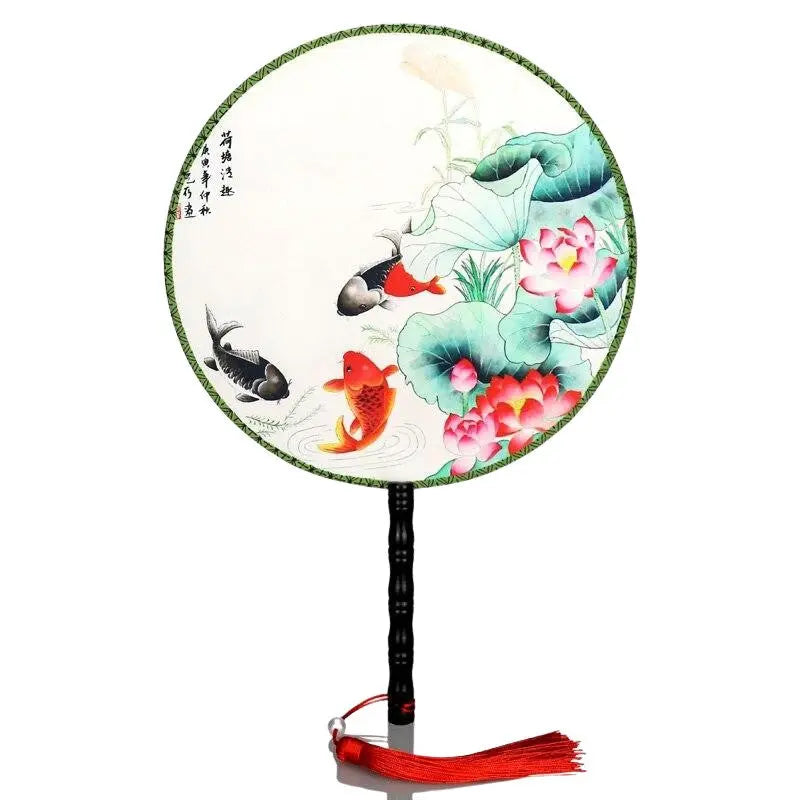 Éventail motif poisson — poissons koï stylisés — vue de profil ou détail — Japanstreet