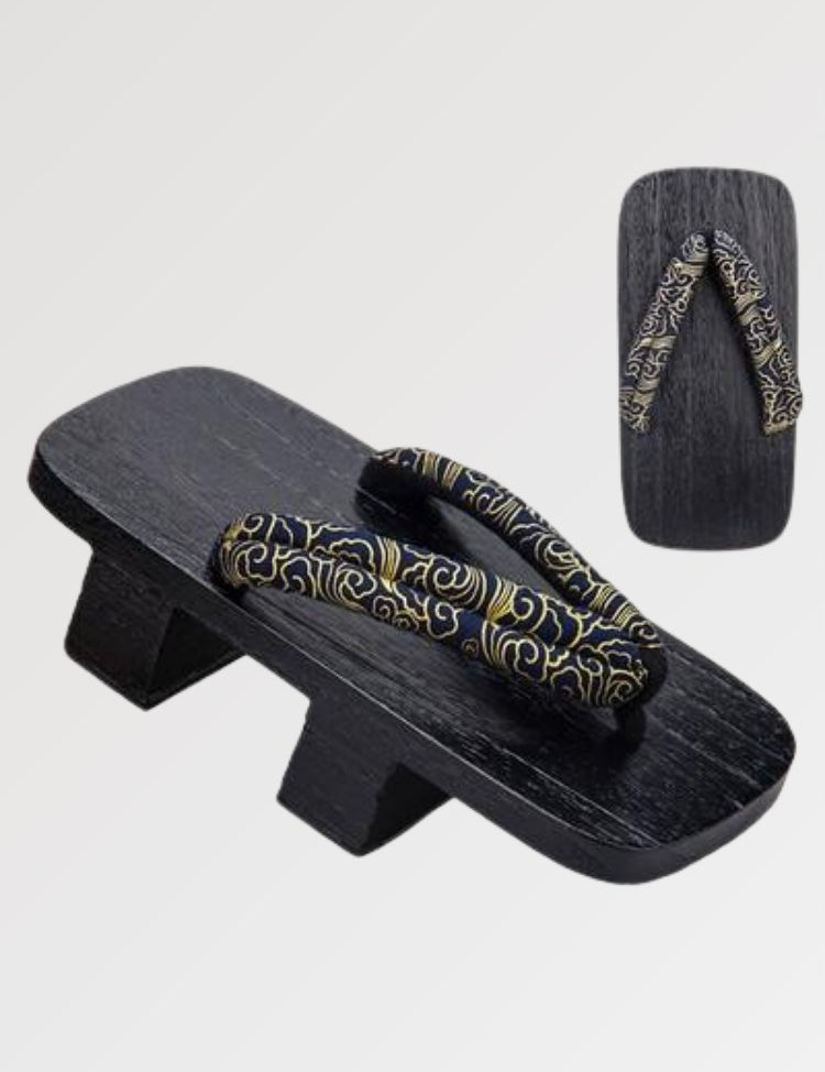 Les geta en bois, la sandale du japon teintée au motif baroque