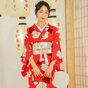 Élégant Kimono Japonais Rouge pour Femme au motif fleuri