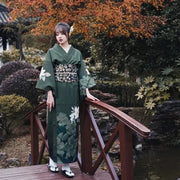 Kimono Japonais Vert pour Femme aux motifs imprimés d'iris