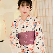 Kimono Japonais Fleuri pour Femme brodé et taillé de façon traditionnelle