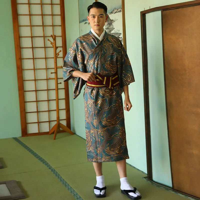 Magnifique Kimono japonais pour Homme aux motifs brodés en Soie