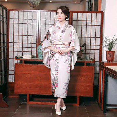 Kimono Japonais Long pour Femme aux multiples couleurs et au motif purement traditionnel