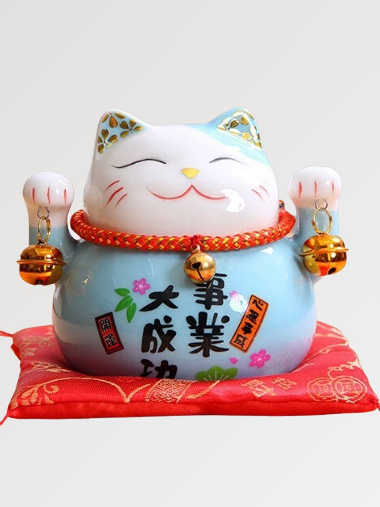 Maneki-neko tirelire bleu cyan à calligraphie 事業大成功 pour la grande réussite professionnelle — vue principale de face — Japans