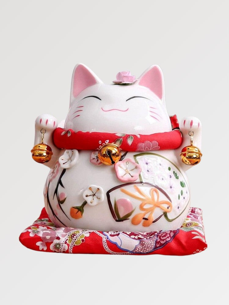 Maneki-neko tirelire Okami élégant avec éventail et scroll en grammaire d'auberge japonaise — vue principale de face — Japans