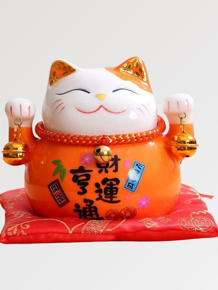 Maneki-neko tirelire orange à calligraphie 財運亨通 pour le flux libre de la chance d'argent — vue principale de face — Japanstre