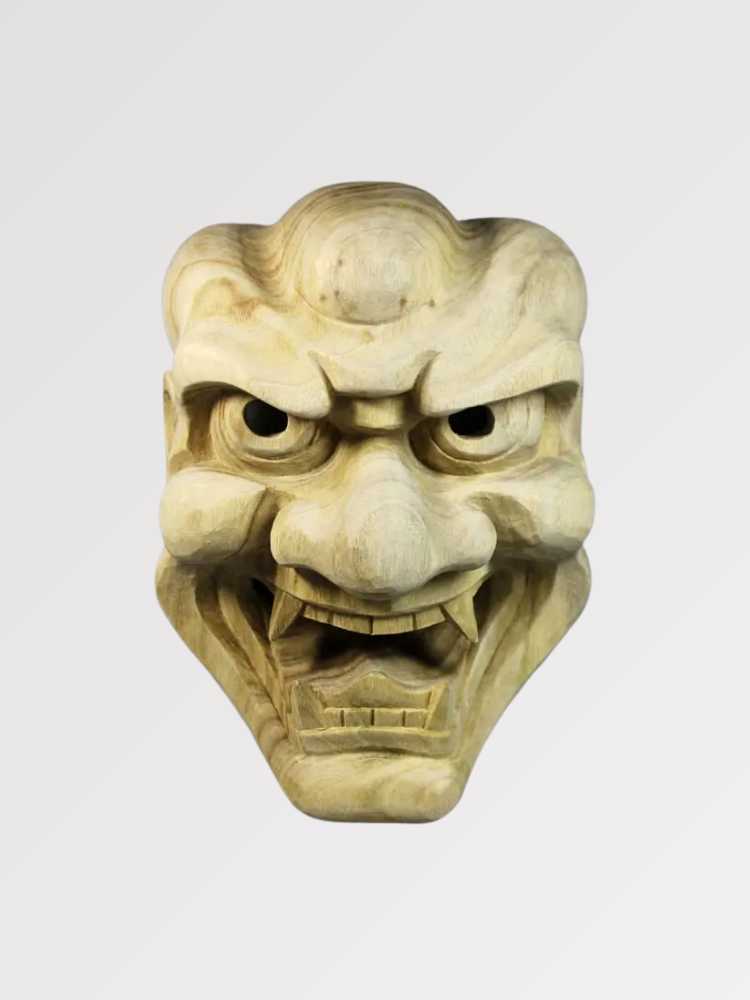 Masque oni traditionnel en imitation bois clair sculpté style temple bouddhique, démon grimaçant — vue principale de face — J