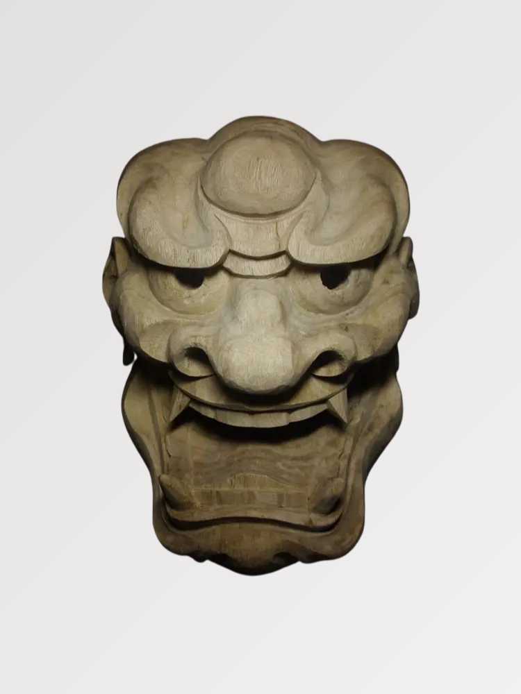 Masque shishi lion gardien en imitation bois sculpté pour danse shishimai du Nouvel An — vue principale de face — Japanstreet