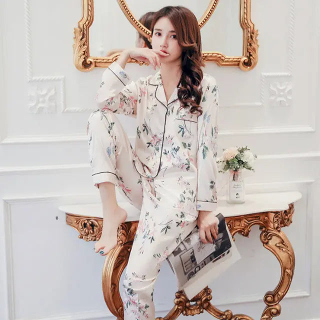 Pyjama-Japonais-Femme--En-Soie-Beige--Japanstreet-1649516063.jpg