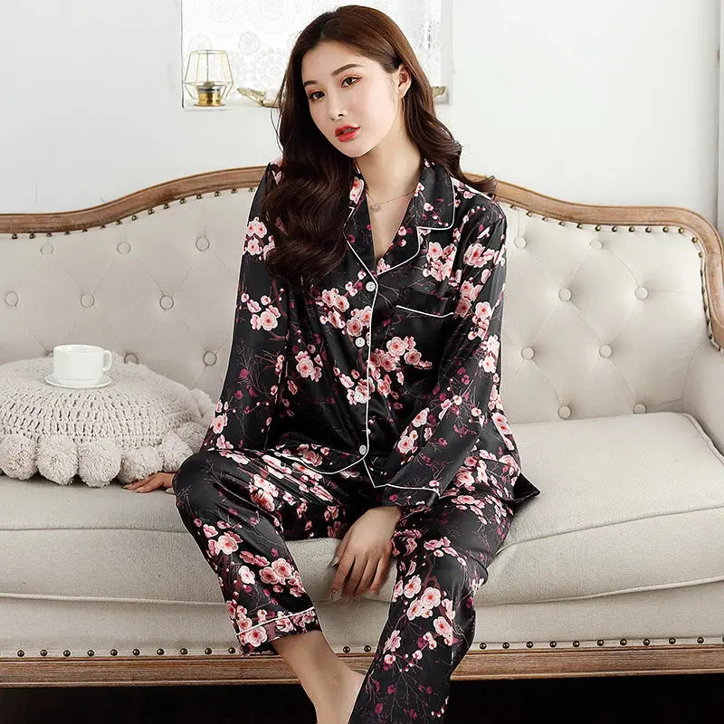 Pyjama-Japonais-Femme--En-Soie-Noir--Japanstreet-1649515409.webp
