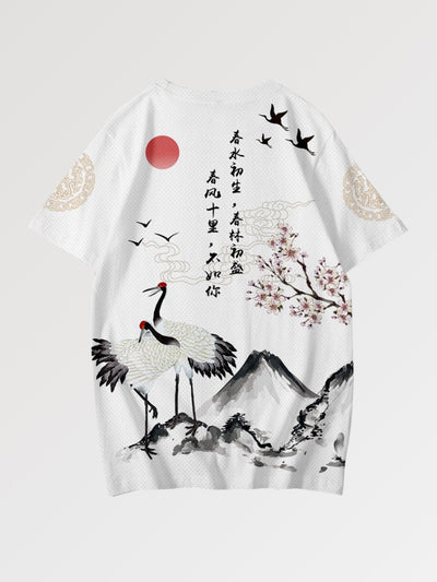 Un t-shirt au style japonais regroupant des symboles traditionnels et une calligraphie japonaise