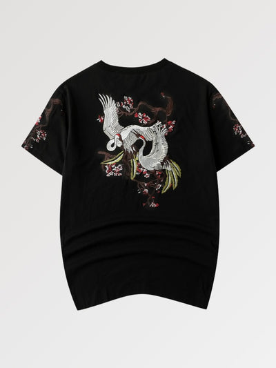 Le tee shirt imprimé de sakura et d'oiseaux japonais appelés grues couronnées