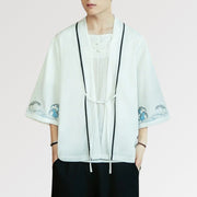 Une Veste de Kimono Blanche et son motif traditionnel